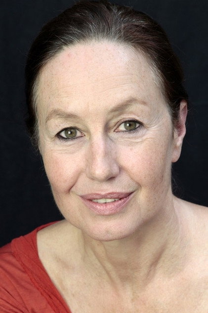 Catherine Schaub-Abkarian como Mrs. Marchal