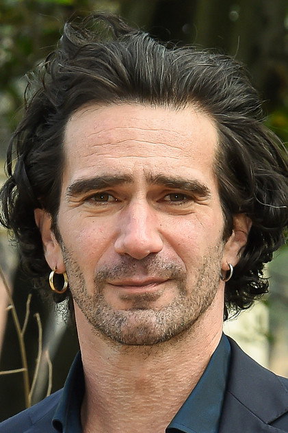 Mario Sgueglia as Valerio
