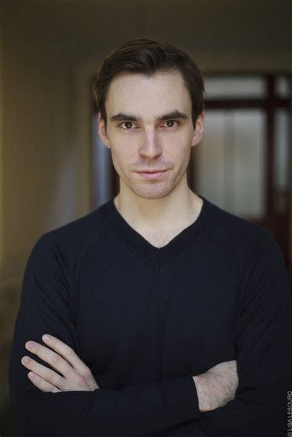 Yoann Gasiorowski 飾 Téophane