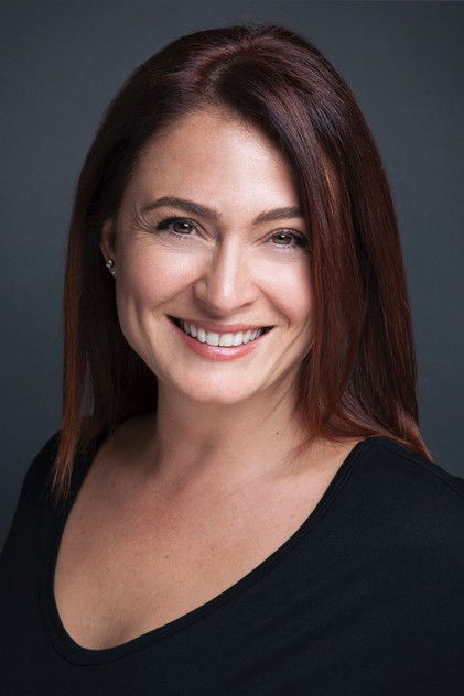 Ceyda Düvenci as Ceyda