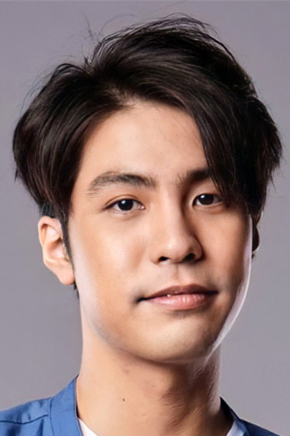 ティラパット・ロハナン（Teerapat Lohanan） as Man in White