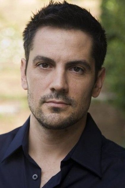 Michael Landes como Binkert