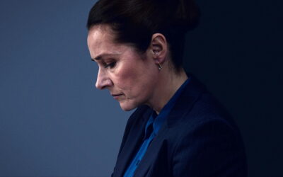 Borgen – Power & Glory: un thriller político que eleva el conflicto danés a escenario global».