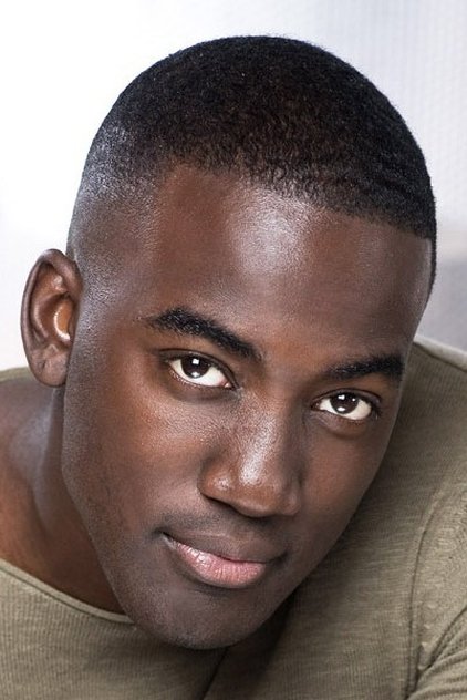 Shamier Anderson som Reggie