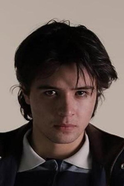 Brandon Figueredo dans le rôle d’Álvaro Castro