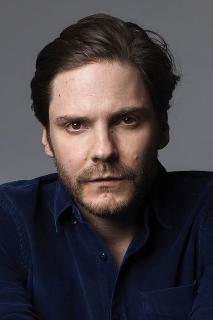 Daniel Brühl dans le rôle de Josef Fiedler