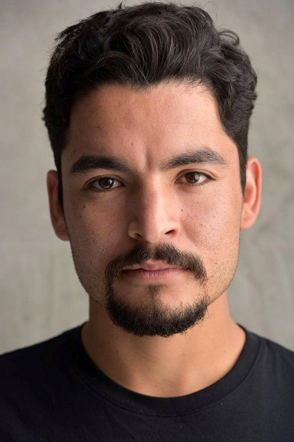 Bobby Soto como Tony Romero