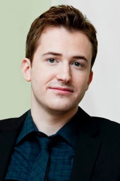 Joseph Mazzello como Tim