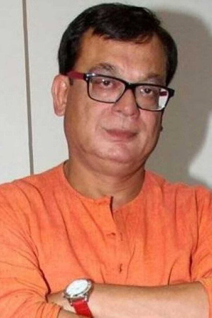 Rajeev Mehta as Mangesh Desai