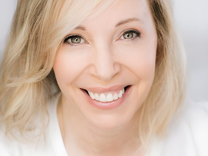 Hallmarks skytsengel skifter ansigt midt i optagelserne: Nancy Robertson overtager for Carol Kane