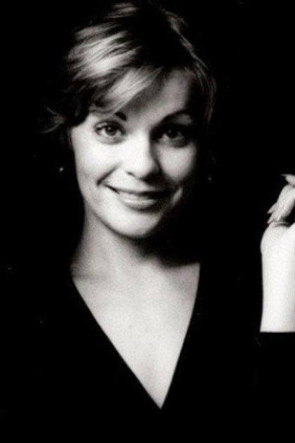 Teri McMinn como Pam