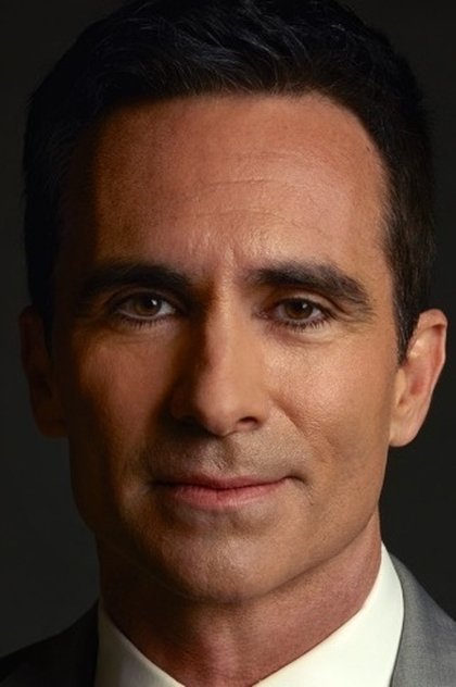 Nestor Carbonell como Snydes