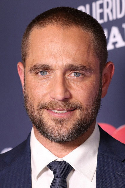 Michel Brown as Simón