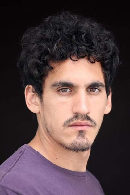 Darío Miño as Lucas encargado Bar