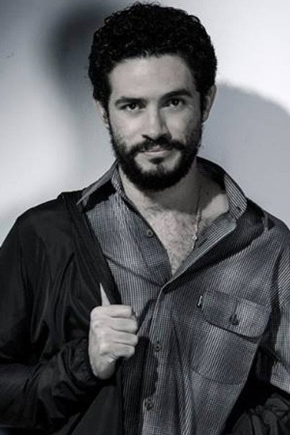 Vinícius de Oliveira as Éder