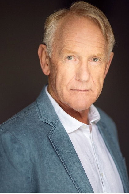 Neil Melville dans le rôle d’Albert