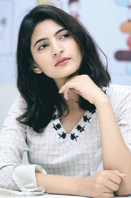 Shivani Raghuvanshi 역 Roshni Jha