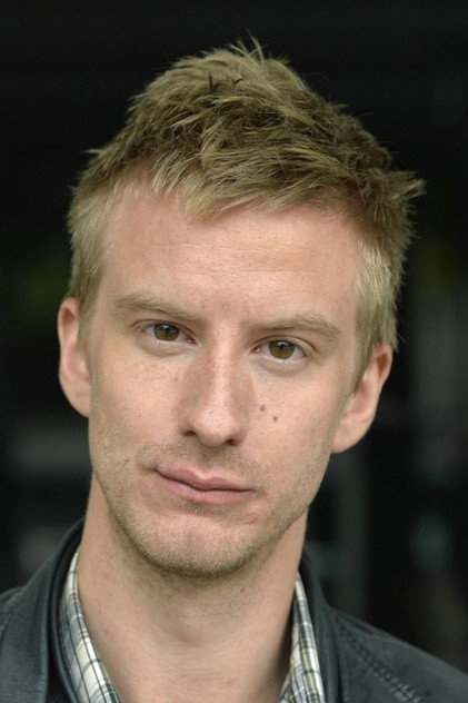 Filip Berg como Ossi