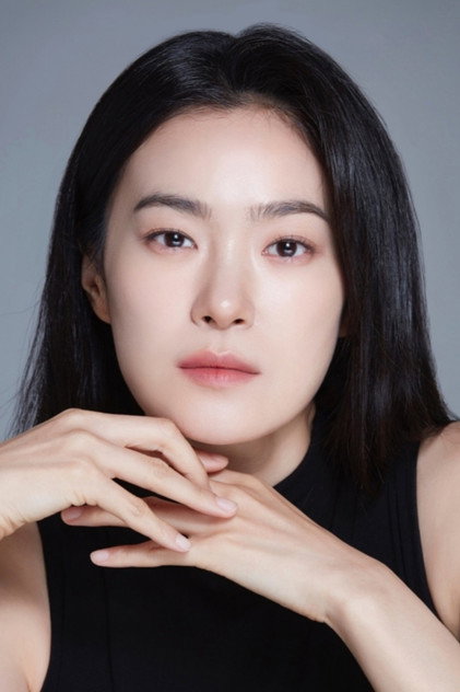 Ok Ja-yeon as Baek Hyang-hui