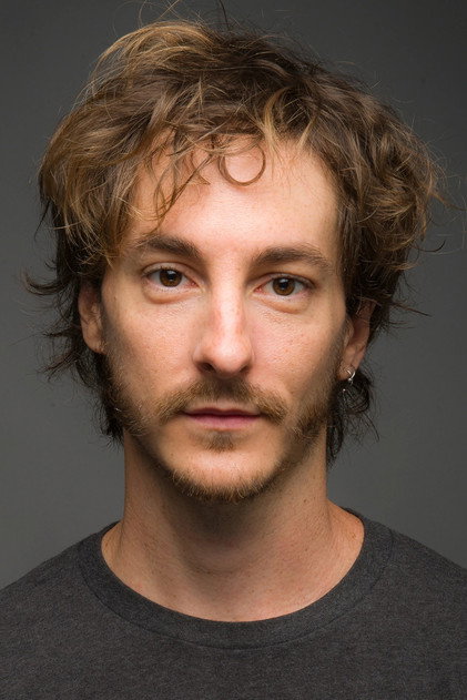 Esteban Kukuriczka como Adolfo "Fito" Strauch