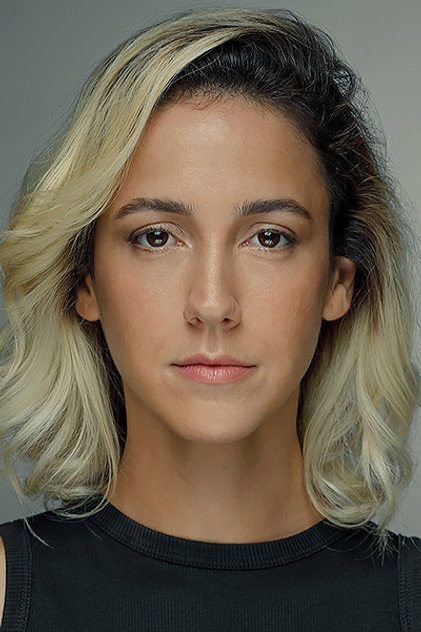 Camila Márdila as Gisele Cordeiro