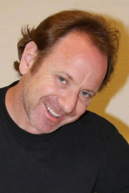Brian Andrews como Tommy