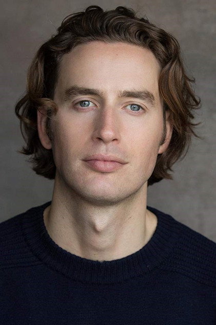 Timothy Renouf como Max