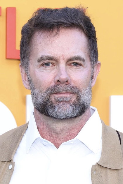 Garret Dillahunt como Pa