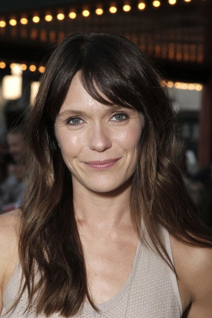 Katie Aselton como Leah Kelly