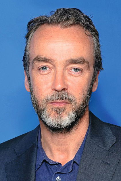 John Hannah como Fin Man/Father