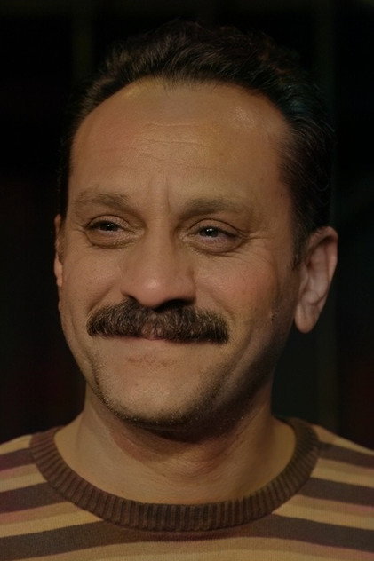 Yıldırım Şimşek as Mürşit