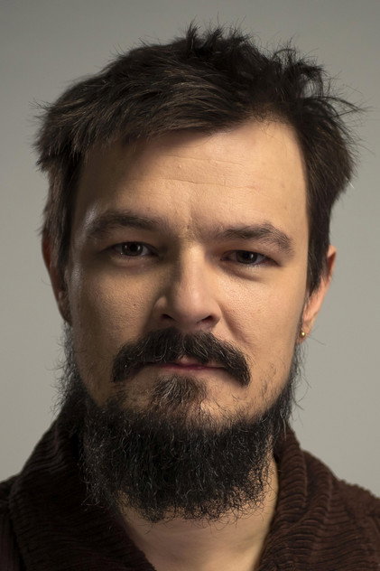 Dawid Ogrodnik como Piotr Zarzycki