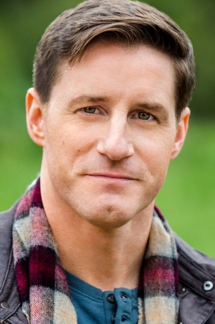 Sam Jaeger como Peter