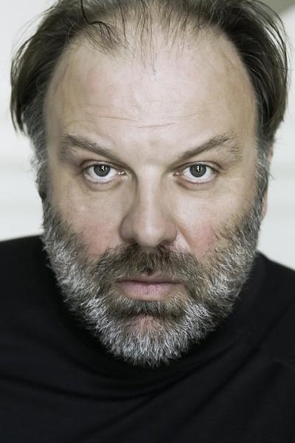 Waldemar Kobus como Mr. Suessmayr