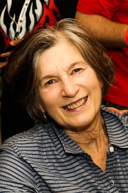 Nancy Kyes como Annie