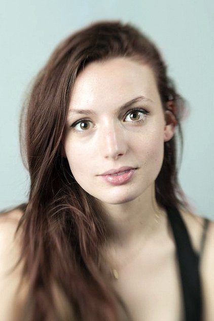 Gaite Jansen în rolul Lunei