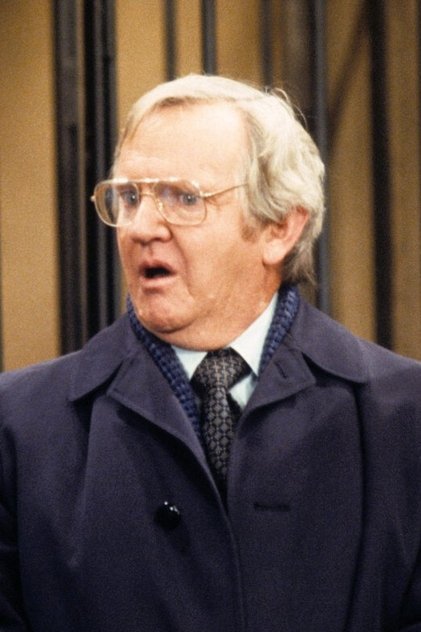 Arthur Malet como Graveyard Keeper
