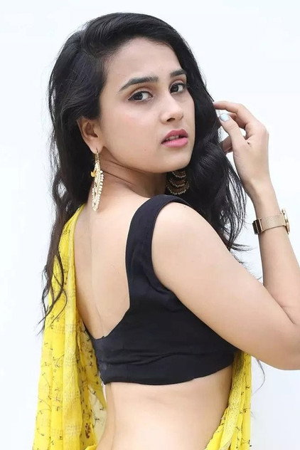 Anushka Kaushik as Rekha