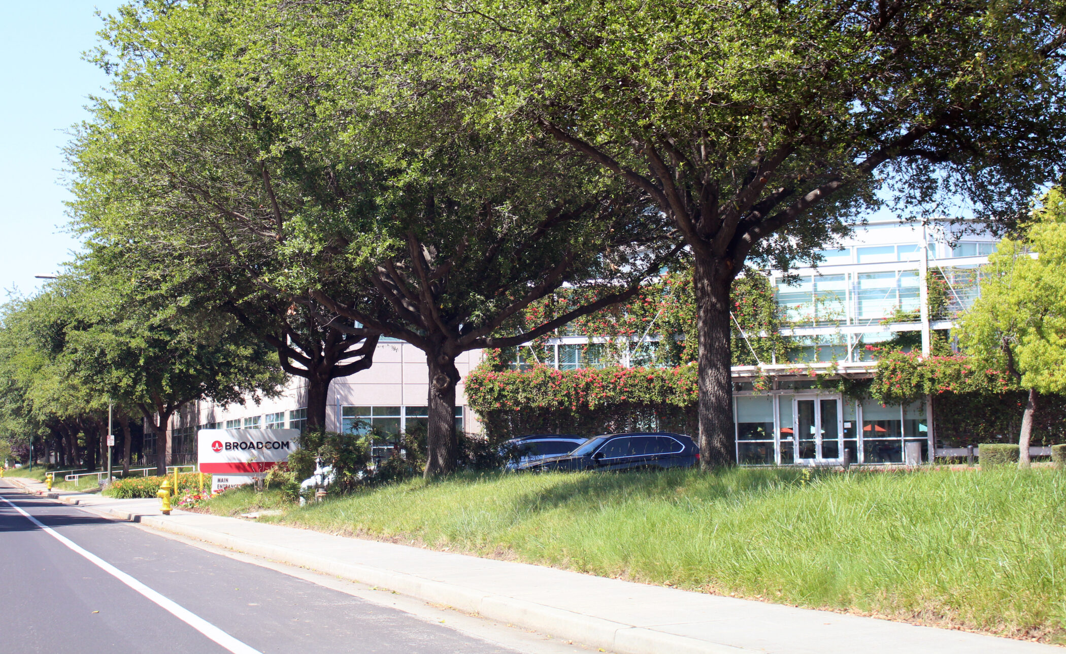 Broadcom triplica chips de IA a 16.700 M$ y dice superar a Nvidia en coste