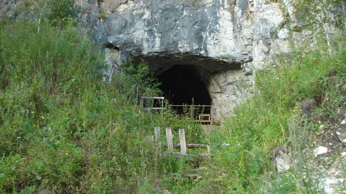 1,300 herramientas denisovanas y el primer hueso de antebrazo hallados en una cueva de China