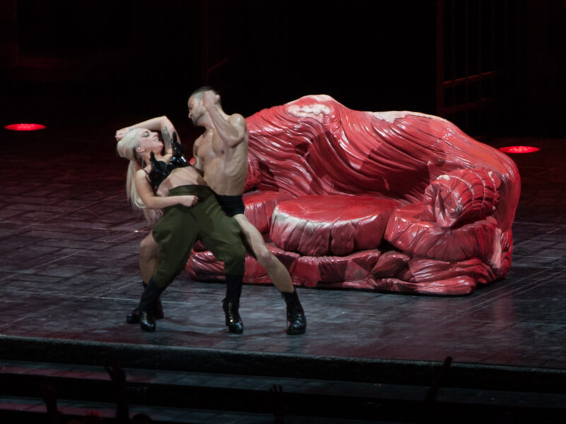 Lady Gaga tuvo a su primer bebé con Michael Polansky sin decir una palabra