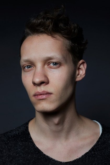 Felix Kammerer dans le rôle de Hans-Dieter Mundt
