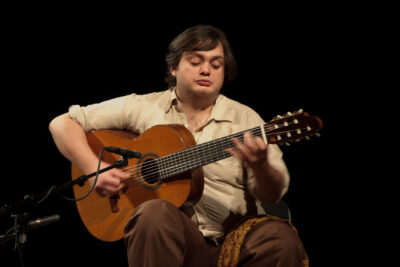 Yamandu Costa y Leandro Rodrigues dialogan en De La Ana con solo dos guitarras
