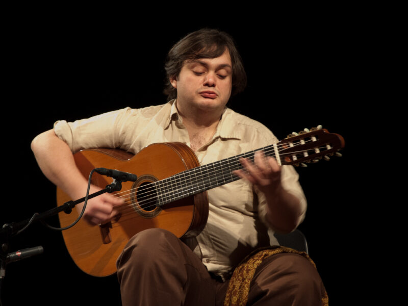 Yamandu Costa y Leandro Rodrigues dialogan en De La Ana con solo dos guitarras