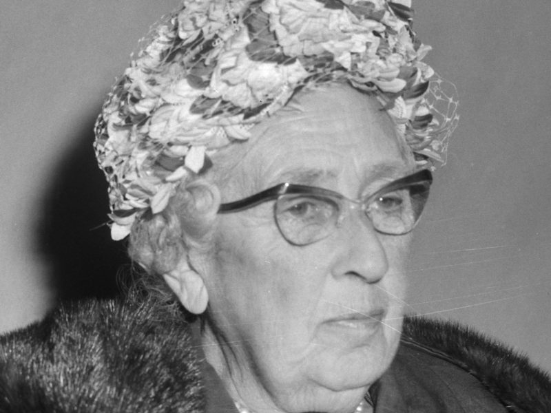 Agatha Christie, yüzlerce cinayeti çözen ama kendi kaybolmasını hiç açıklamayan yazar