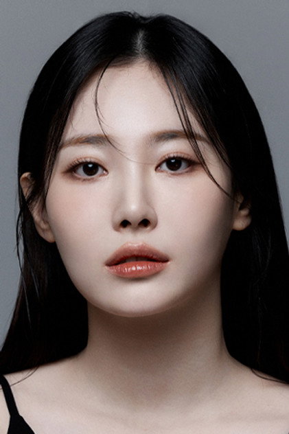 Yura as Yoon Na-yeon