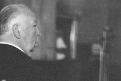 Alfred Hitchcock e il cinema che costruiva la paura come nessun altro