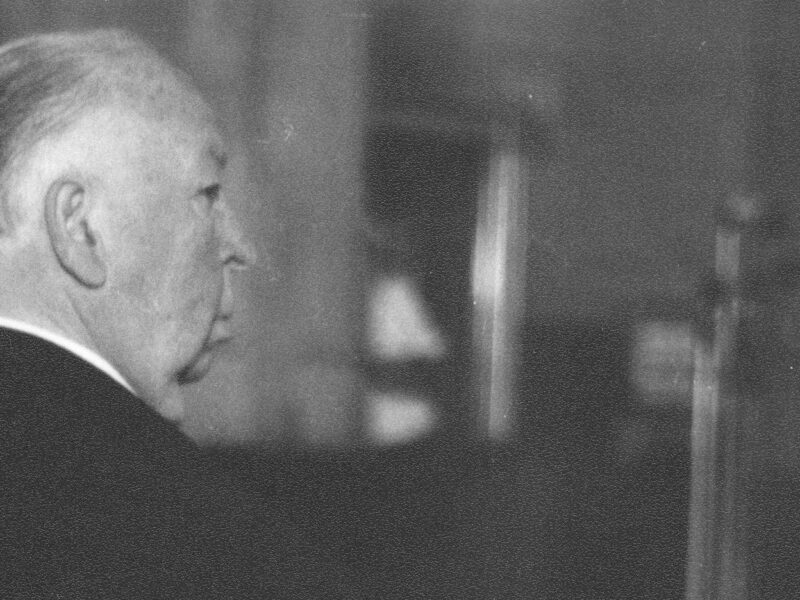 Alfred Hitchcock : le maître du suspense entre génie et zones d&rsquo;ombre