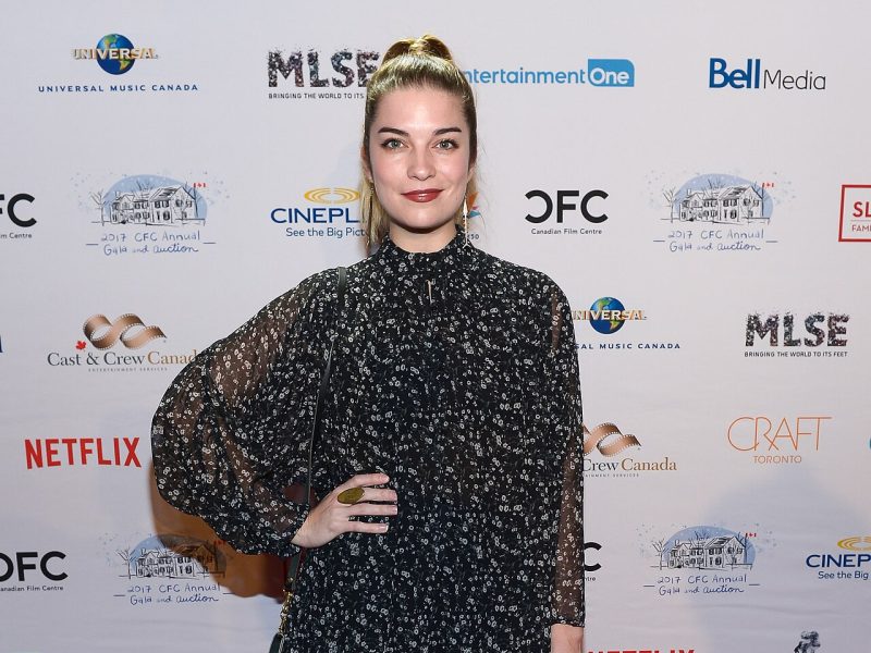 ‘All That She Wants’: Annie Murphy se adueña de la comedia romántica y convierte a Cooper Raiff en su musa