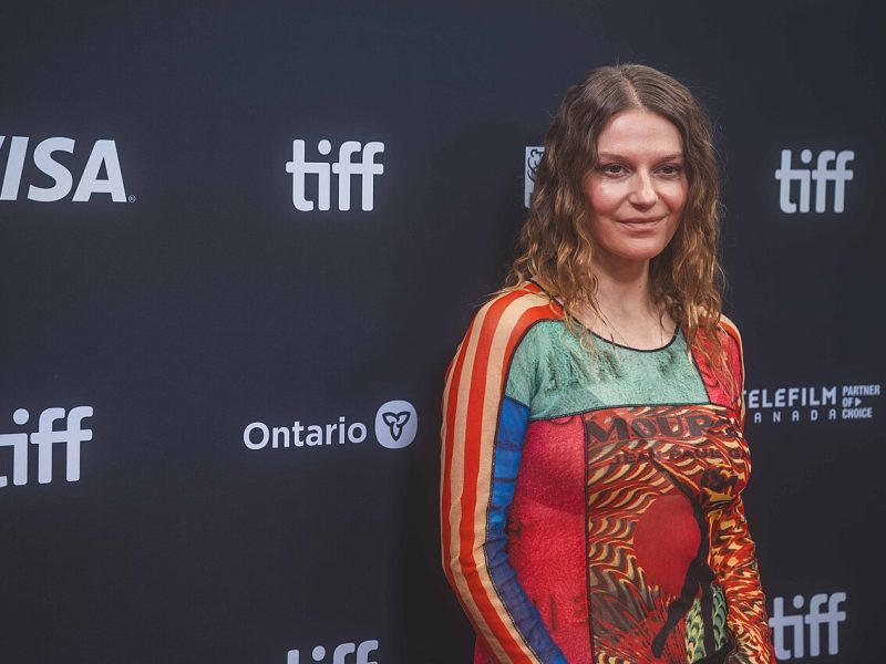 Ally Pankiw, la guionista de Schitt’s Creek que abrió dos temporadas de Black Mirror
